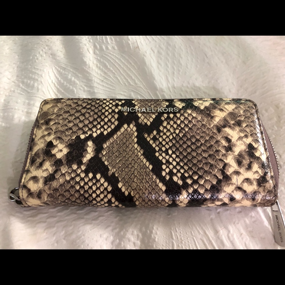 Michael Kors Wristlet